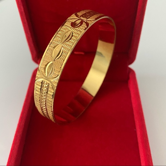 14k yellow gold plated Bangle Bracelet XS/ Small - Picture 7 of 16